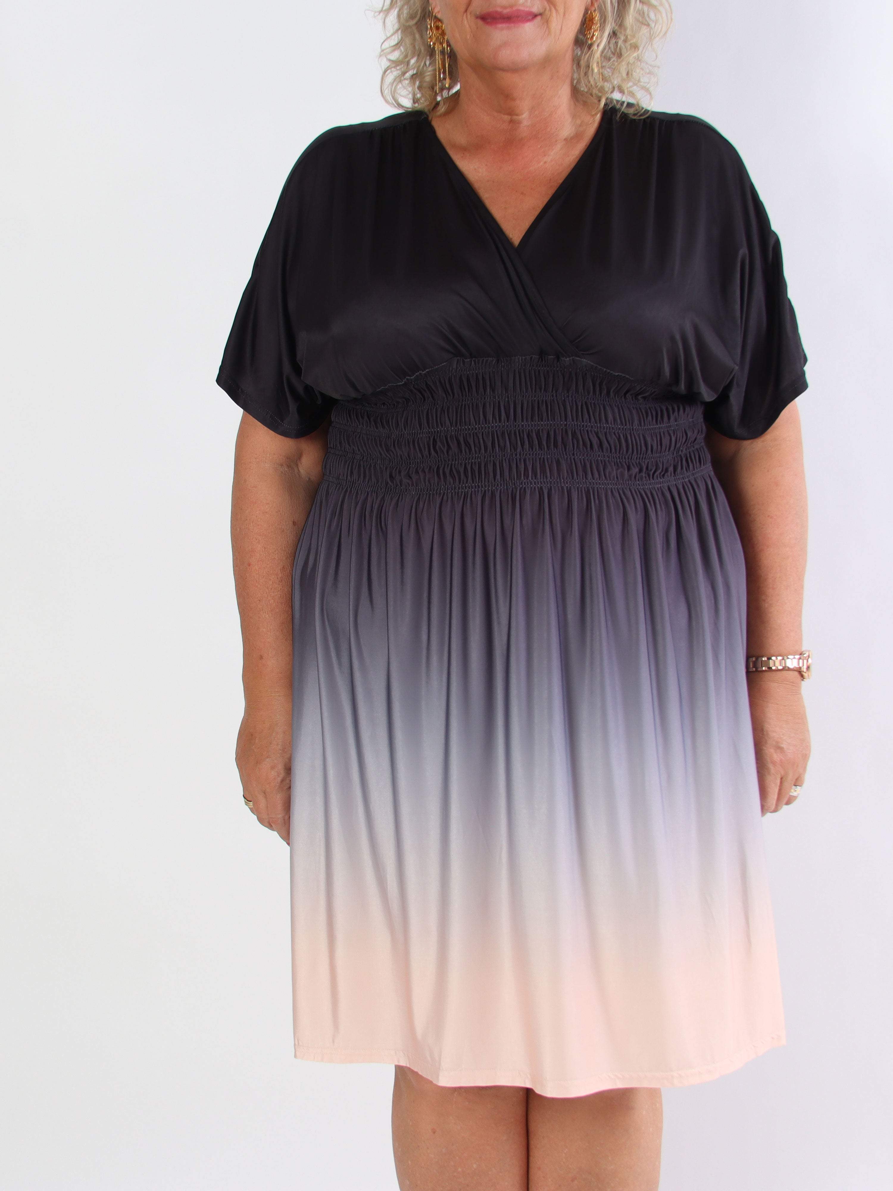 Pams Fade Short - Mångfärgad stretchig klänning i stor storlek